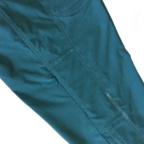 Kuhl Cropped Walking Walking Pants. Size 6 - Picture 4 of 8